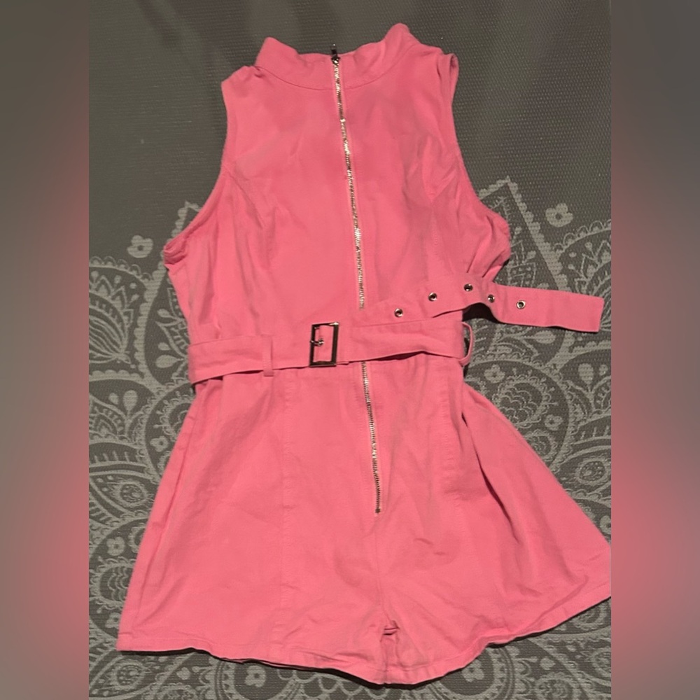 Pink Jumper with Red Star Design